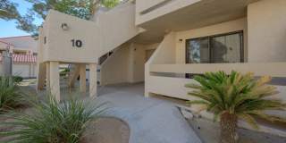 NEWLY REMODELED FURNISHED BOTTOM FLOOR CONDO Gallery 1