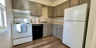 North Hills 3 Bedroom Townhome! In-Unit Washer & Dryer + Equipped Kitchen with Dishwasher! Call Today! Gallery 1