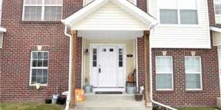 ✨ Stylish 2-Bedroom Townhome in Prime West Des Moines! Move in Special- March Rent Free Gallery 1