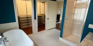 Premium location!  Downtown 3BR 2.5BA with 2 car garage Gallery 12