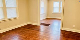 Large 1BD 1BA Apartment with Bonus Area Located in Historic Miller Neighborhood!! Gallery 4
