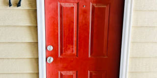 2 Bedroom Apartment, Great Location! Gallery 3