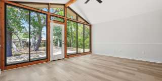 All Brick Home & Large Yard in Niceville! Gallery 3