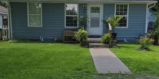 Great 3 bed 2 bath with AC close to everything! Gallery 1
