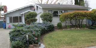 1377 Woodside Drive Gallery 1