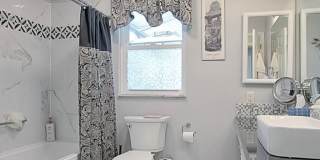 Spectacular Fully Furnished SEASONAL Home with Golf Course views and pool* Gallery 12