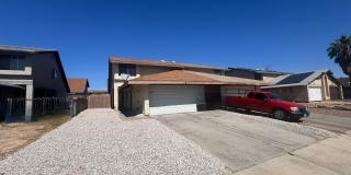 Spacious 2-Story Townhome with 2 Car Garage, Great Backyard Patio Space Spacious 2-Story Townhome with 2 Car Garage, Great Backyard Patio Space Gallery 1