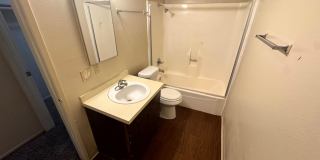Studio with extra large closet and Bath, 600 sqft with walk in closet, washer/dryer in complex Gallery 17