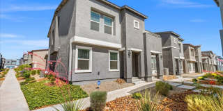 Contemporary 2025  3BD Home Featuring Open-Concept Living & Large Loft Gallery 1
