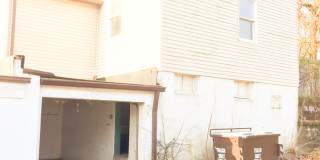 2 Bedroom 1 Bathroom Home! Attached Garage! Gallery 4