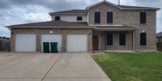 HUGE 4-5 BEDROOM IN HARKER HEIGHTS - OVER 2700 SQ FT Gallery 1