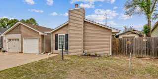 WEST Side Duplex for rent! Spacious 3 bed/2 bath duplex for rent! Move In Special- 1/2 off 2nd month's rent. Gallery 21
