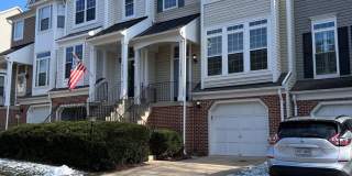 Lowes Island Townhome Neary 2000SqFt with Garage Gallery 1