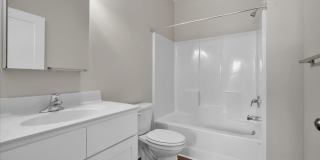 195 Romney Street Gallery 16