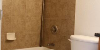 Beautiful 3 BR/3 1/2 BA Townhouse in Stonegate!! Gallery 31