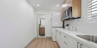 6BD/4BA One Story Single Family House next to UCI Gallery 16