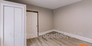 2072 Indianola Avenue Gallery 21