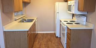 2 Bed/1Ba Apartment, tenant only pays electric Gallery 1