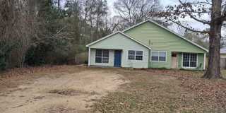 Charming 3BR Duplex in Folsom Gallery 1