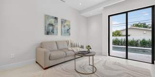 2757 Northeast 34th Street Gallery 17