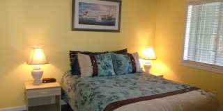 Furnished 1 bedroom condo with beautiful water views. Gallery 10