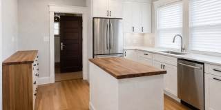 Beautiful 6 SFH- Fenced Yard- Garage- Hamline Midway quiet neighborhood for June 1 move in! Gallery 6