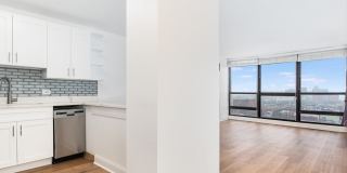 1540 N LaSalle Drive Gallery 11