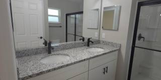 7233 N Racliff Ave Gallery 7