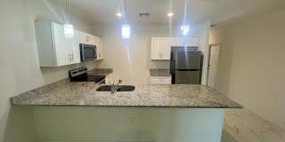 3Bd / 2Ba Duplex with GARAGE Gallery 8