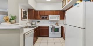 Village on the Parkway Apartments Gallery 9