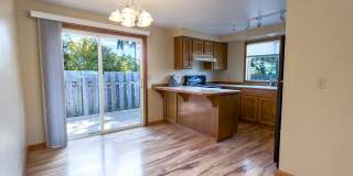 Spacious 3 Bedroom 1 Bath Ranch House  in Milwaukie! Washer and Dryer Included! Gallery 9