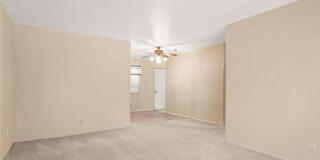 Spacious House for rent in Denver Gallery 13