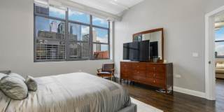 360 Unit 10 West Illinois St. Gallery 4