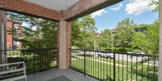 5528 Waterman Boulevard Gallery 23