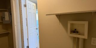 Escape Apartment Life! Downtown Cottage with yard! Gallery 15
