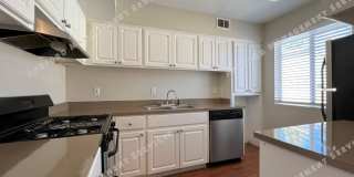 ***MOVE IN SPECIAL***UTILS INCLUDED : ONE BEDROOM UPSTAIRS CONDO Gallery 15