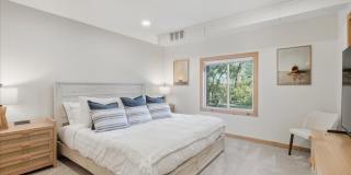 Luxury Lakefront House - Fully Furnished Gallery 14