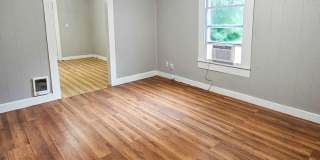 2 bedroom | 1 bathroom | Entire HOME- Freshly painted! Gallery 29