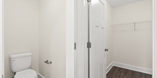 Beautifully Upgraded 3B/2.5B  Tuscan Village Townhome near Destin Harbor, Bay, and Beaches Gallery 18