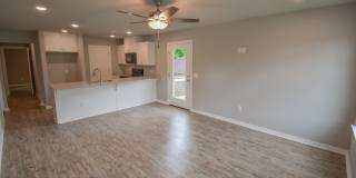2 Bed 2 Bathroom Home!! Gallery 4