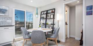 Beautiful 3 bed 2.5 baths "fully furnished" townhouse in the charming neighborhood of University Heights. Gallery 22