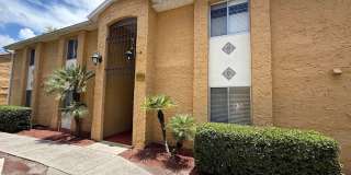 Beautiful 2BR/2BA Condo Centrally located in Sarasota! Gallery 1