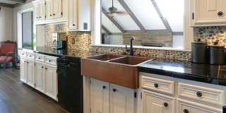 Rare Leasing Opportunity it in the Heart of Fort Smith/One Acre Lot w/City Views/Four Bed/3full+2Half Baths Gallery 3