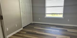 681 LAKE STONE Circle Gallery 16