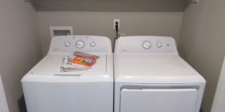 Move-In Discount - 3 bedroom, 2.5 bath - Heart of Cedar City! Gallery 16