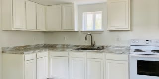 7527 Douglas Street - B Gallery 1