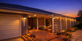 Architect’s Dream with Panoramic Valley Views in Private Calabasas Cul-de-Sac Gallery 1