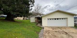Quiet 3 Bedroom 2 Bath Home Gallery 1