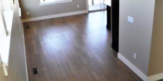 Chic artist-style lofts home with 3 bed 2.5 bath near Boise Greenbelt. Gallery 15
