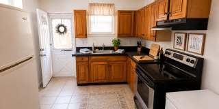 South Philly Gem in Grays Ferry – Updated Rowhome with Basement Gallery 3